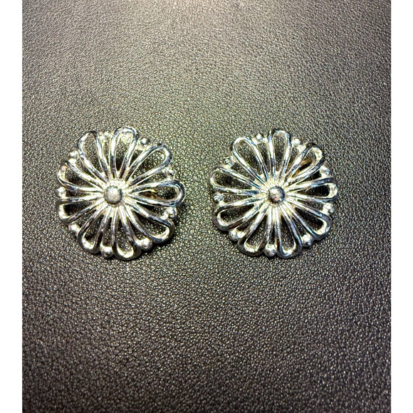 Vintage Silver Tone Daisy Style Flower Shaped Earrings Clip On 1960's Retro Boho - Picture 3 of 9
